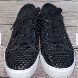 Marc Fisher Surly 2 Sneaker black 5.5